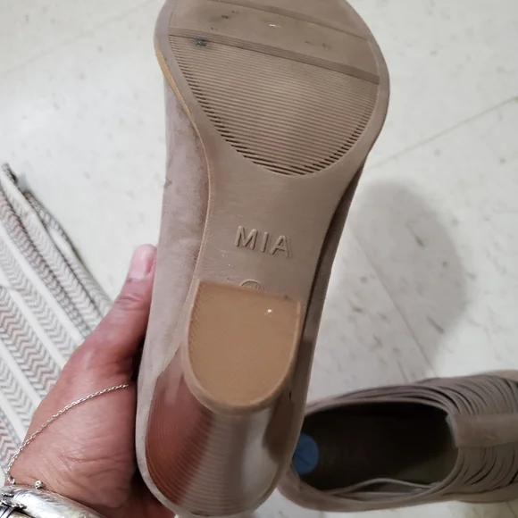 # 011 MIA Suede Booties NWOT - Picture 6 of 8